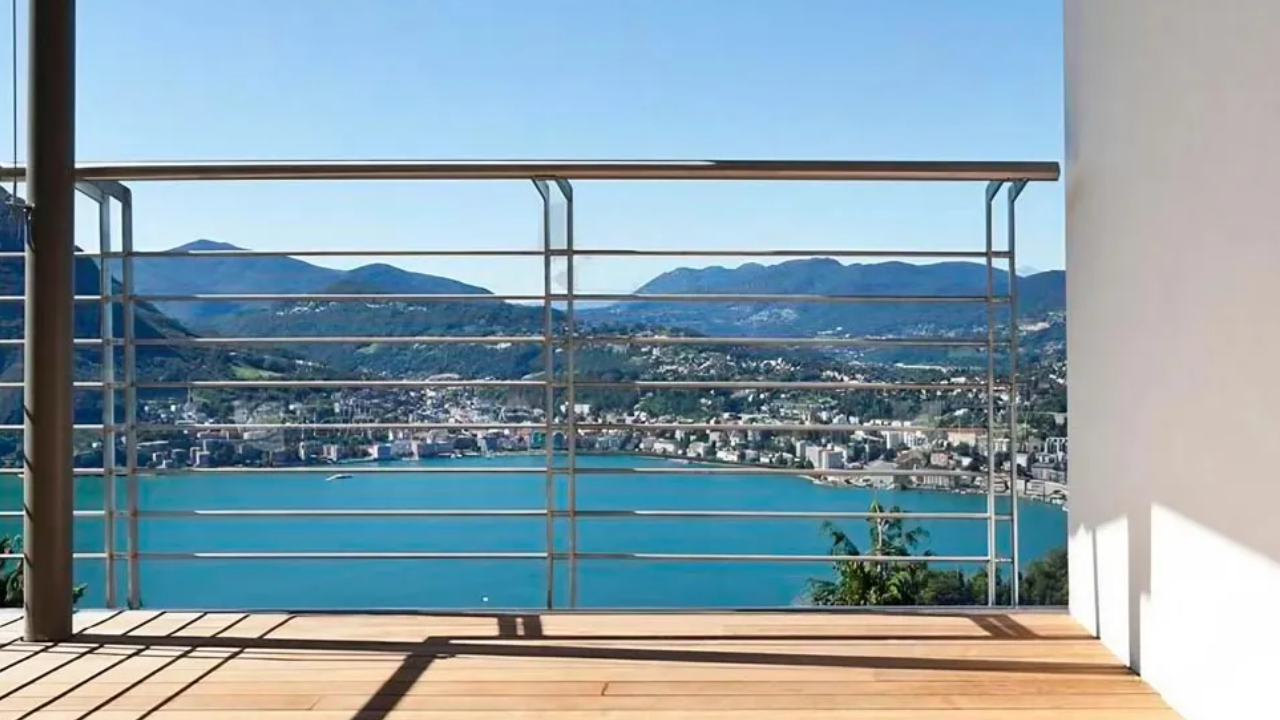 What Are the Major Highlights of the Modern Day Glass Railing Design for Balcony?